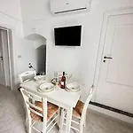 Casa Stella Via Caracciolo דירה *
