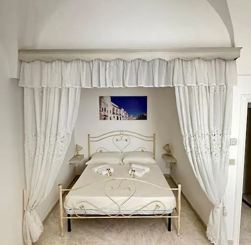 Casa Stella Via Caracciolo * Ceglie Messapica