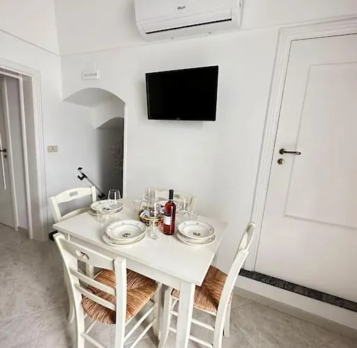 Casa Stella Via Caracciolo Apartment *
